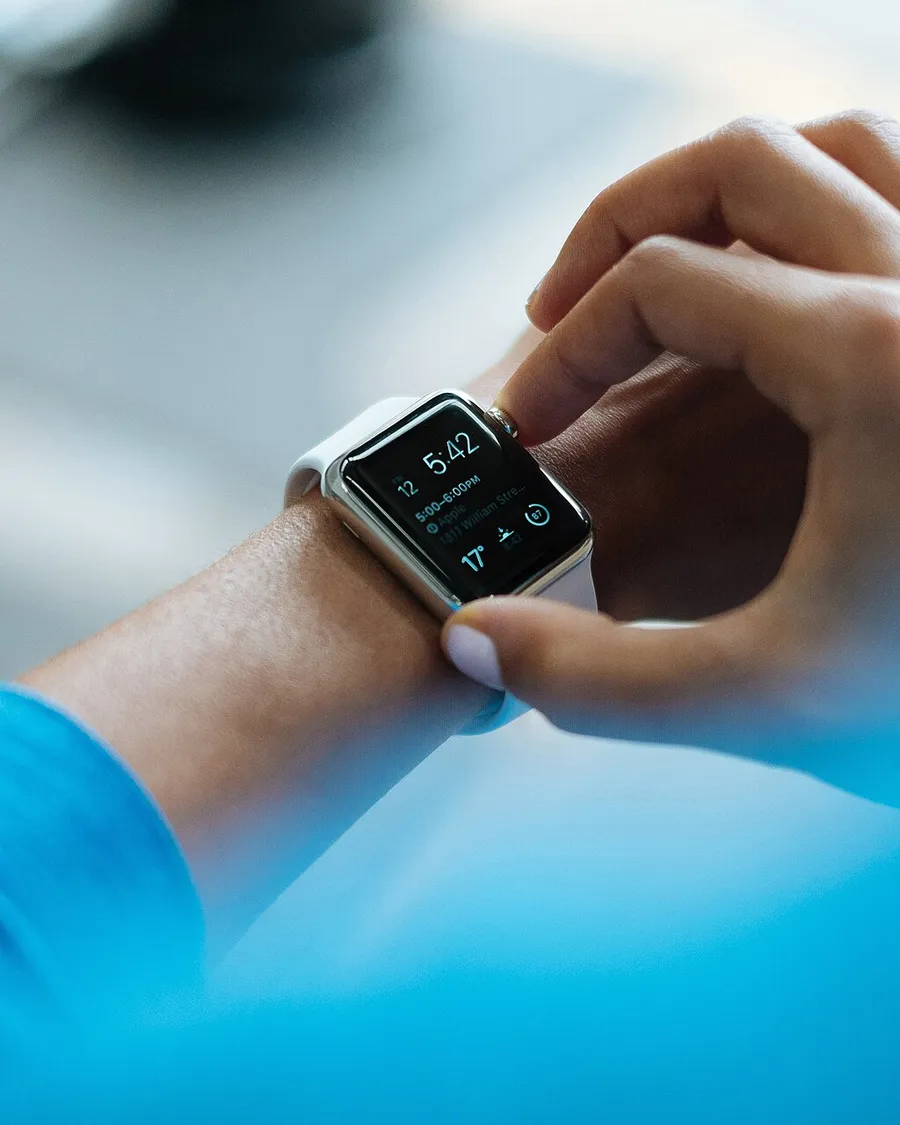 Akıllı saat 44 mm, GPS, suya dayanıklı